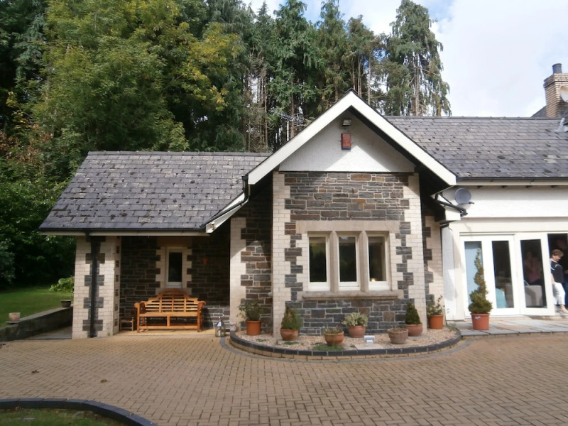 Plas Y Dderwen Bed and Breakfast