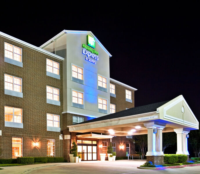 Holiday Inn & Suites Dallas-Addison by IHG