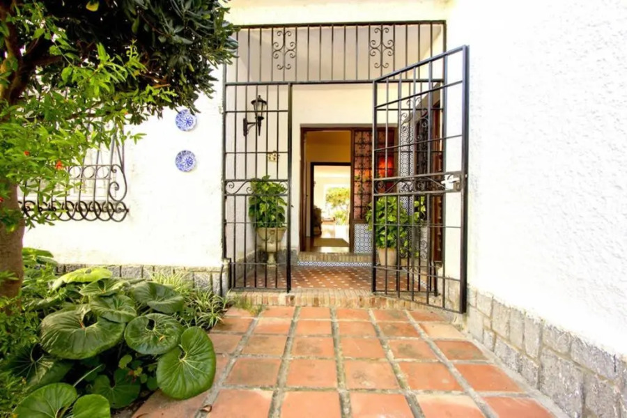 Casa Alboran Beachfront 9pax