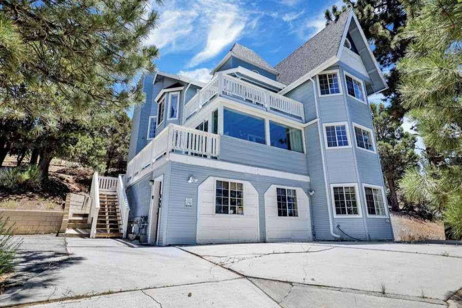 Chateau DE BIG Bear #2328