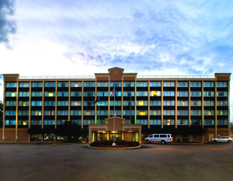 Best Western Premier Airport/Expo Center Hotel