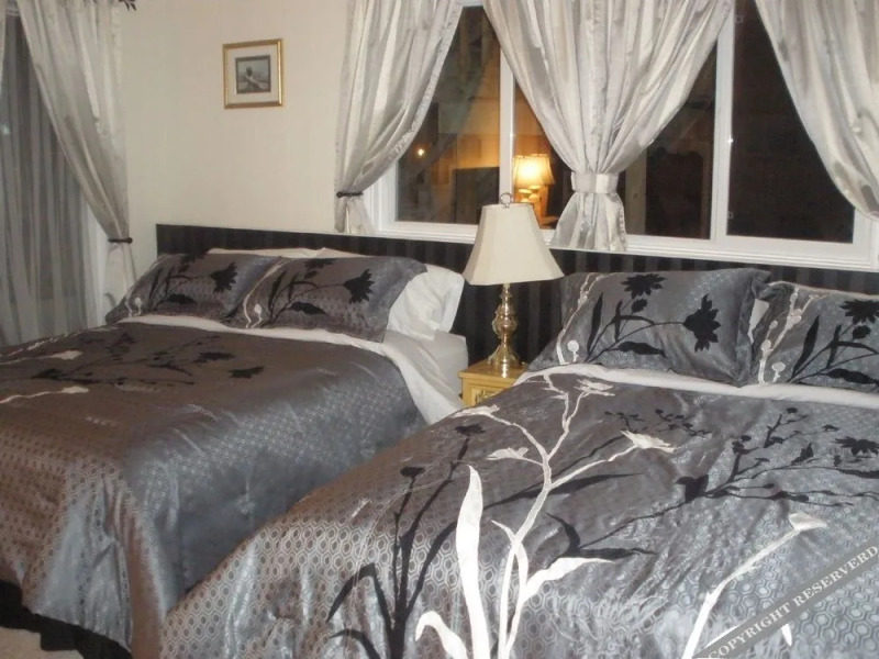 Piccadilly Motel Golf Suites