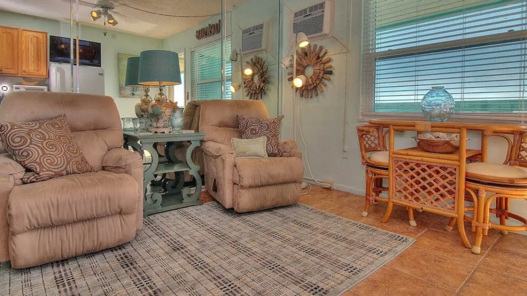 Chateau Condominiums by Teeming Vacation Rentals