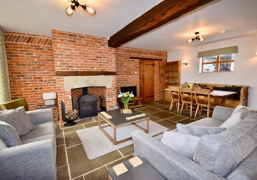 Old Byre is a Stunning Dog Friendly Barn Conversion Sleeps 6