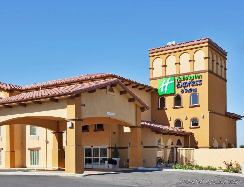 Holiday Inn Express & Suites Willows by IHG