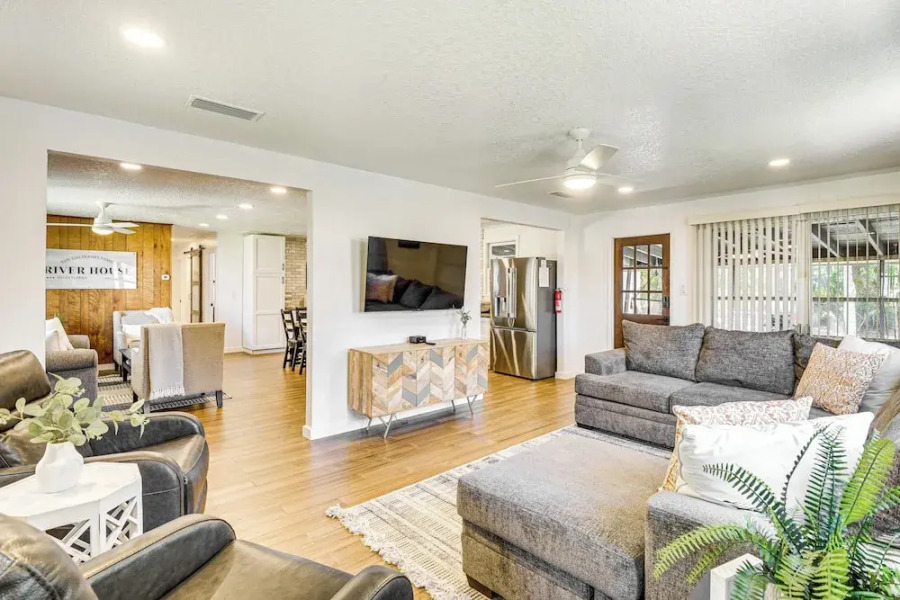 Charming Canalfront Retreat w/ Double Boat Slip!