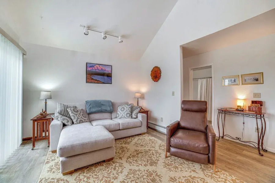 Cozy Anchorage Vacation Rental Near Hospitals!