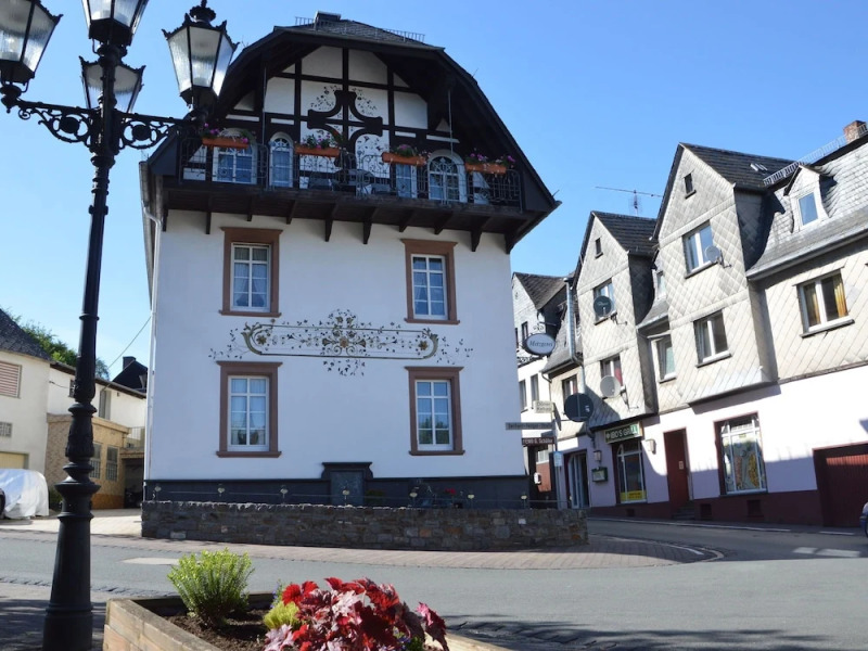 Luxurious Apartment in Ulmen near Lake