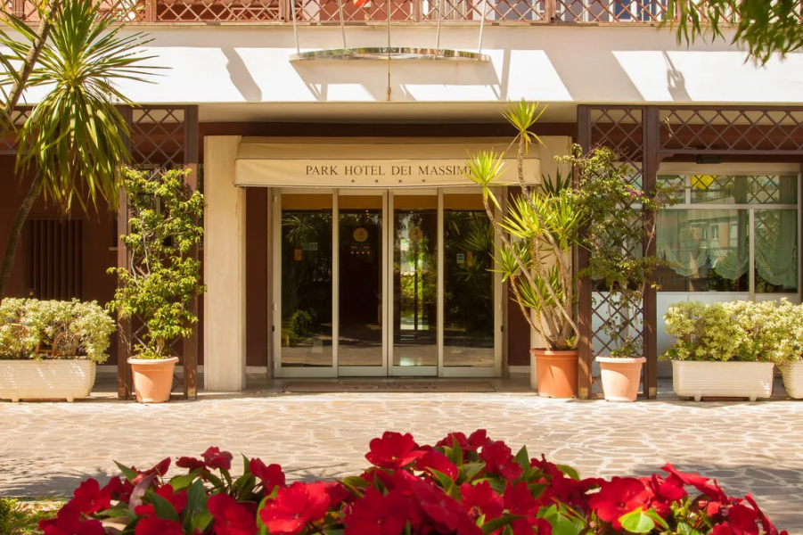 Massimi City Garden Hotel