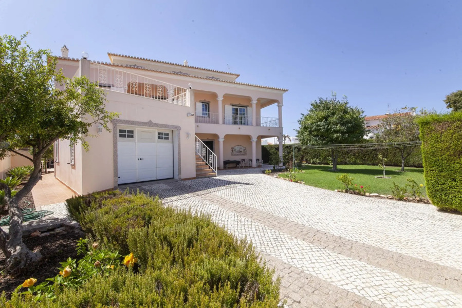 G - Bedroom 2-1 in the Lagos Inn Guesthouse