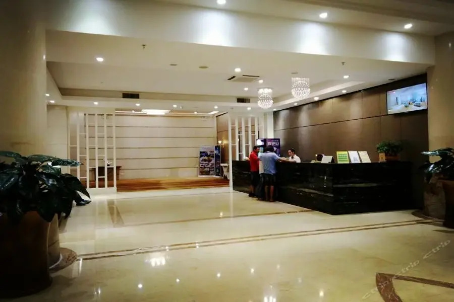8 Inns Zhanjiang Haitian Branch