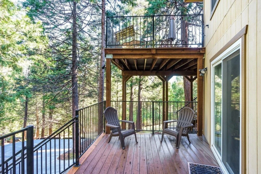 The Treetops - Beautiful Mountain Views Abound When You Stay at The Treetops by Yosemite Region Resorts