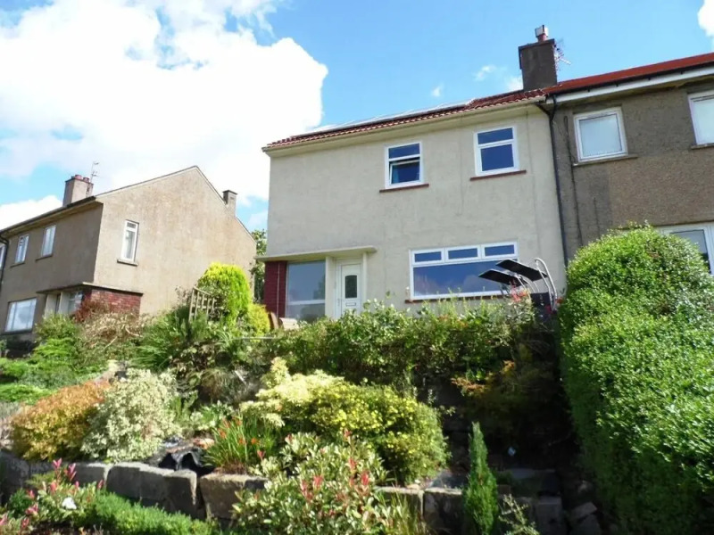 Near GLA Airport - Ideal hub for Paisley & Glasgow