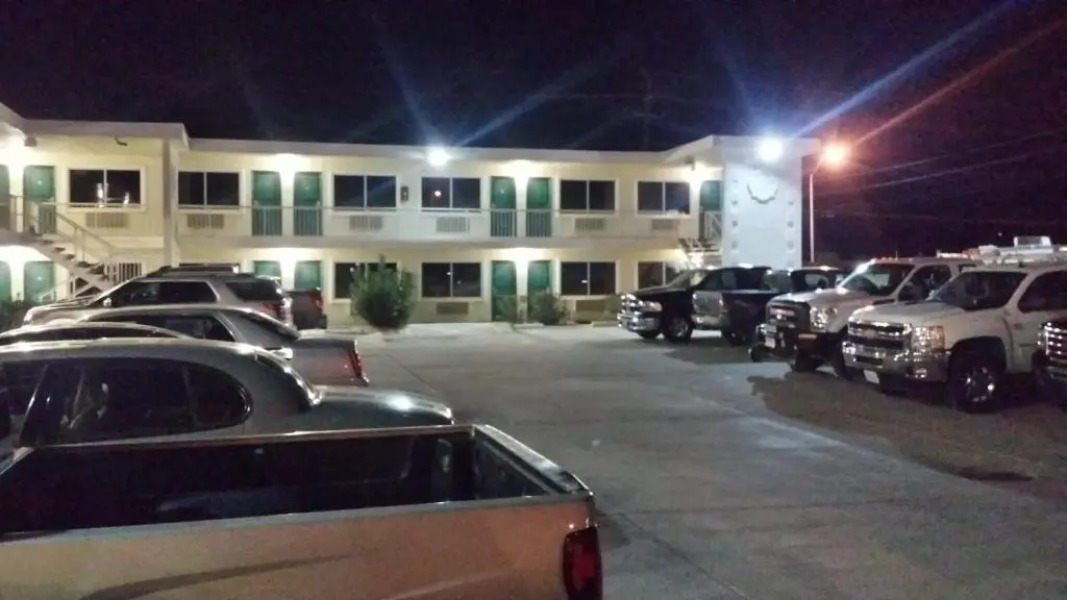 Desert Mirage Inn & Suites