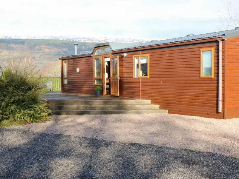 The Four Oaks Chalet