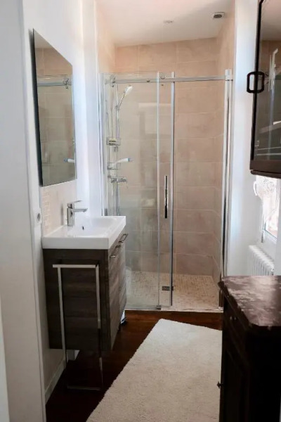 Spacieux appartement indépendant dans une maison