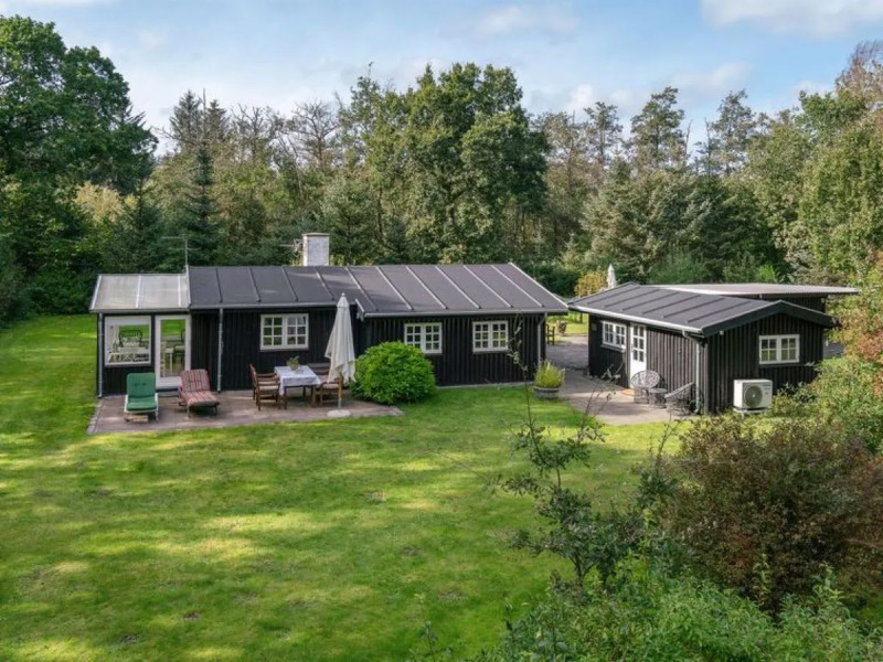 "Arnborg" - 2km from the sea in NE Jutland