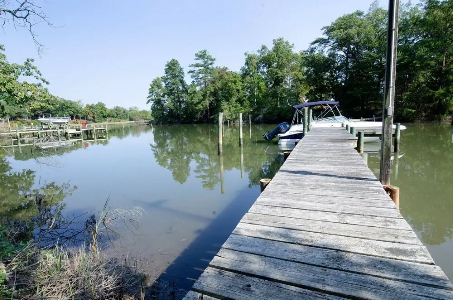 Urbanna Vacation Station - A Waterfront Oasis