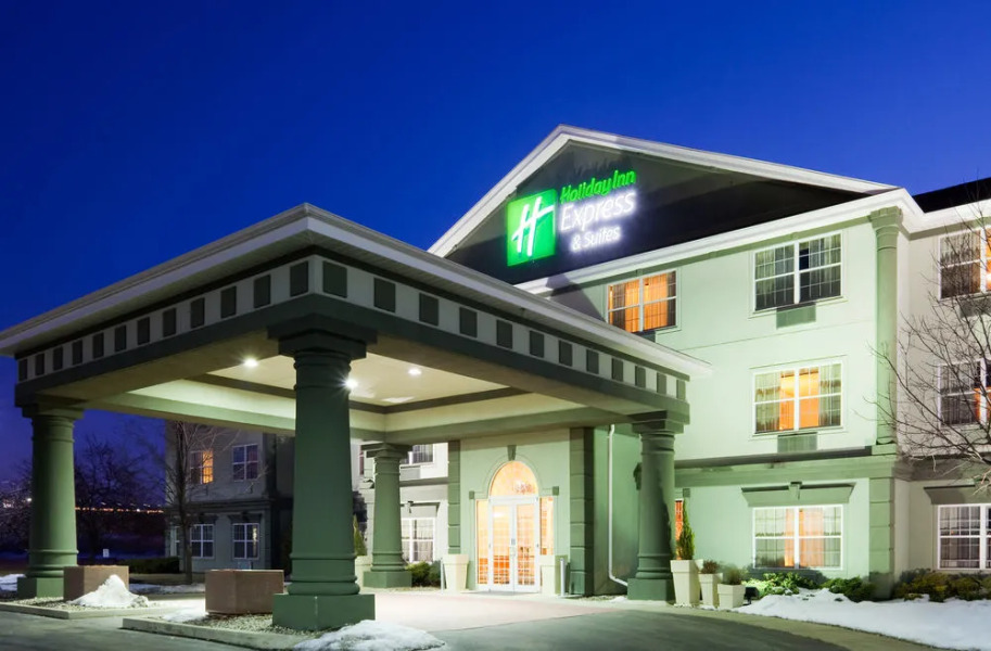 Holiday Inn Express Hotel & Suites Oshkosh Stateroute 41