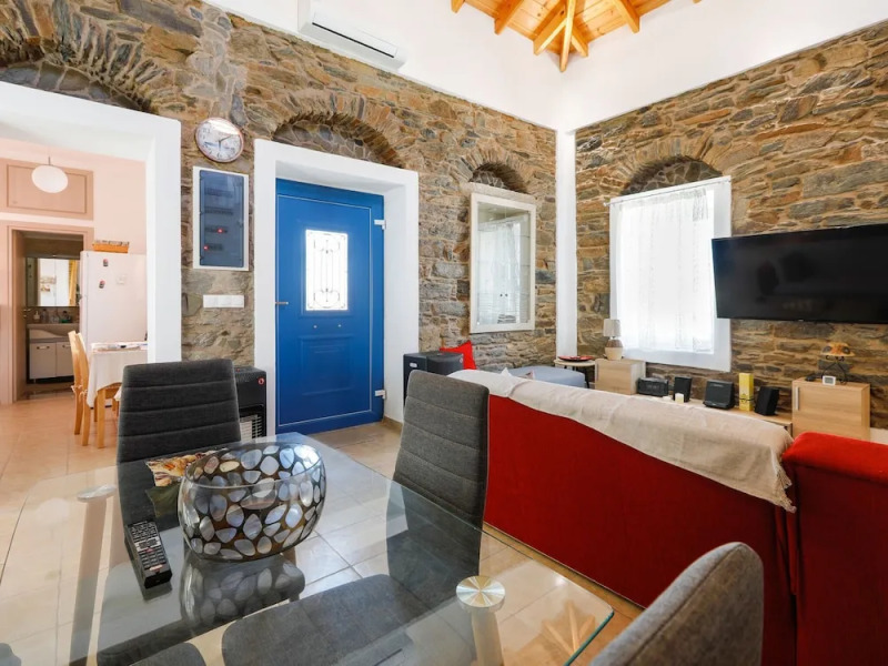 Simplistic Holiday Home in Oinousses with Balcony