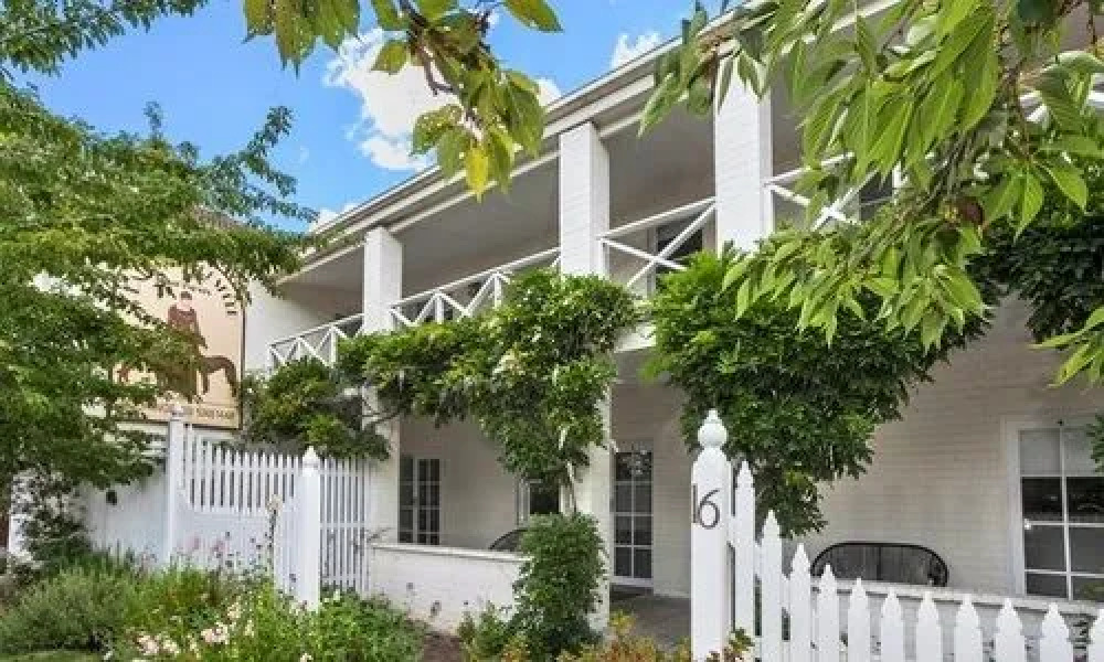 Lake Daylesford Apartment 2