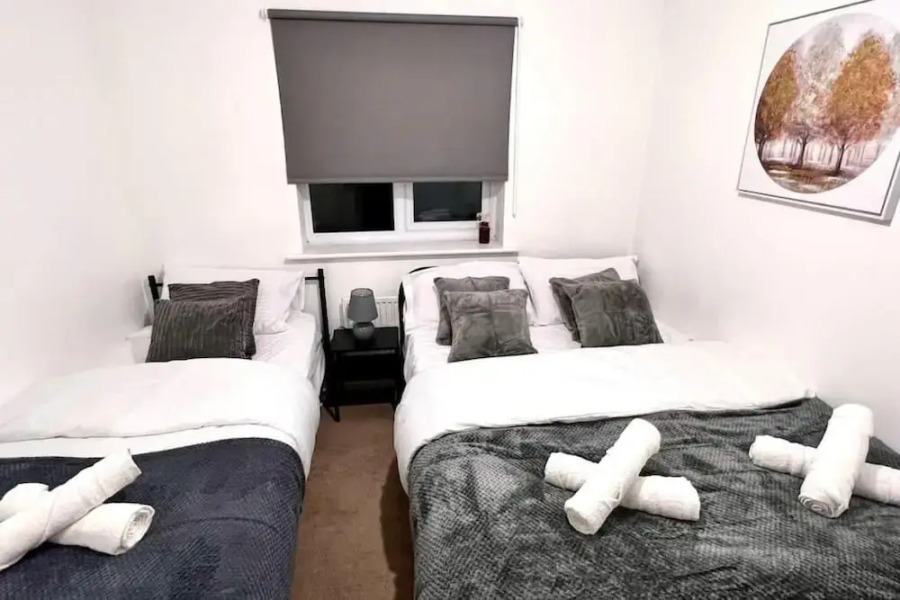 Modern 3 BR House for Contractors