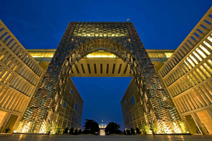 DoubleTree by Hilton Putrajaya Lakeside