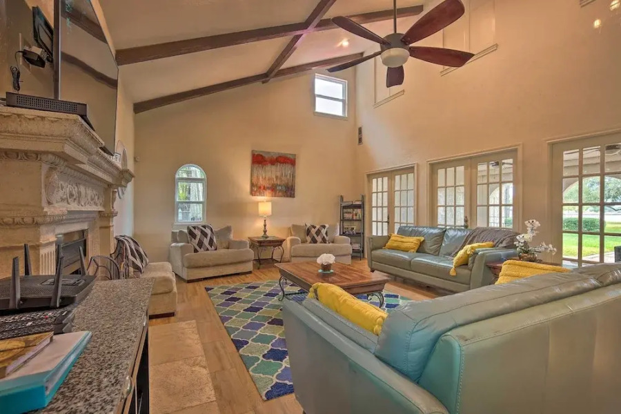 Modern Lake Conroe House w/ Lakefront Park & Deck!