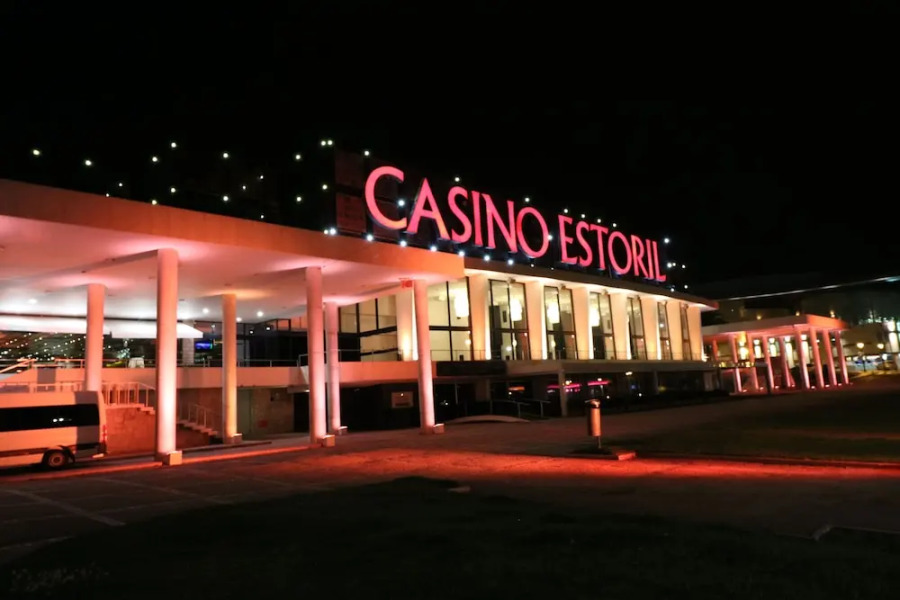 Cascais Estoril Apartment Near the Beach