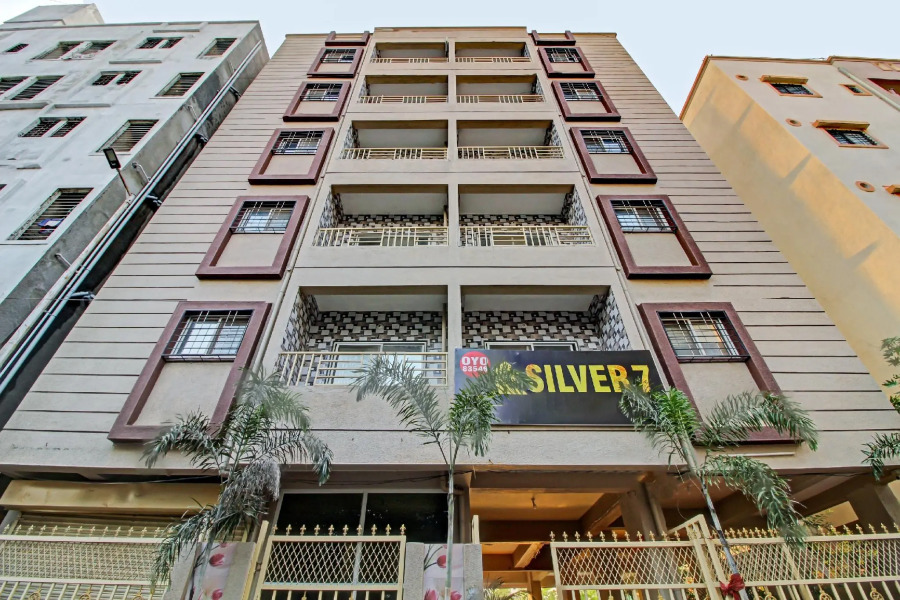 OYO Flagship 83546 Silver7 Homes