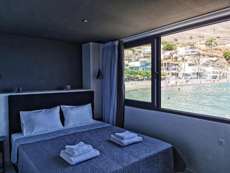 Sunrise Luxury Seaside Apartment