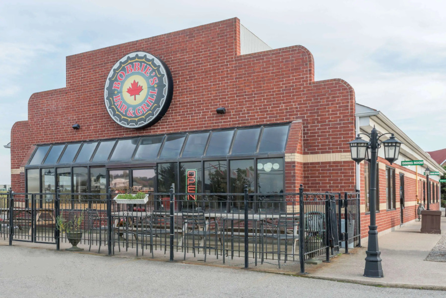 Super 8 by Wyndham Mt Hope Hamilton Intl Arpt ON