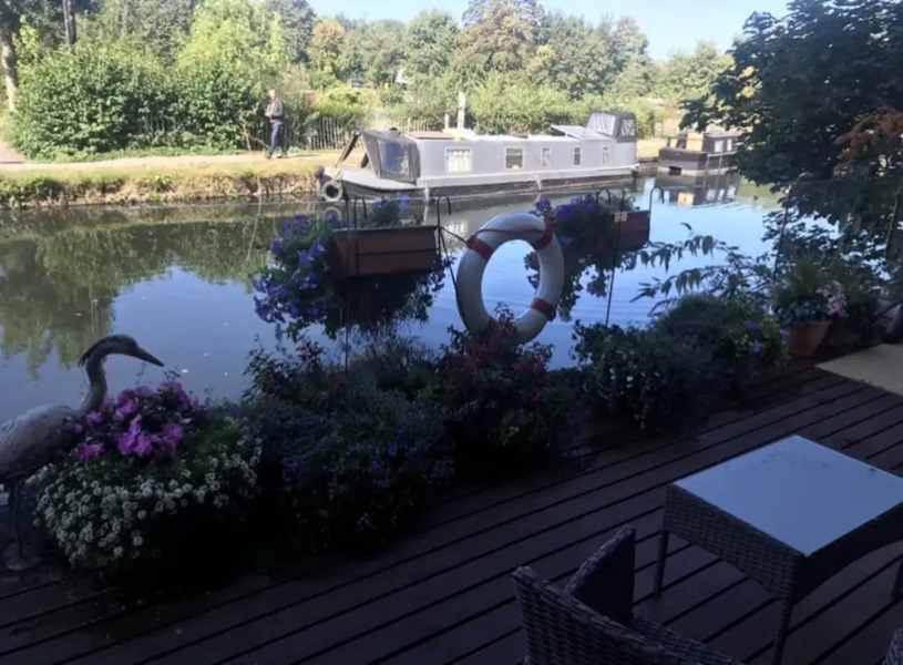 Hertford - Sleeps 2 - 92 Walking Score - Garden