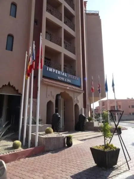 Manis Apartment Set in a Hotel Area