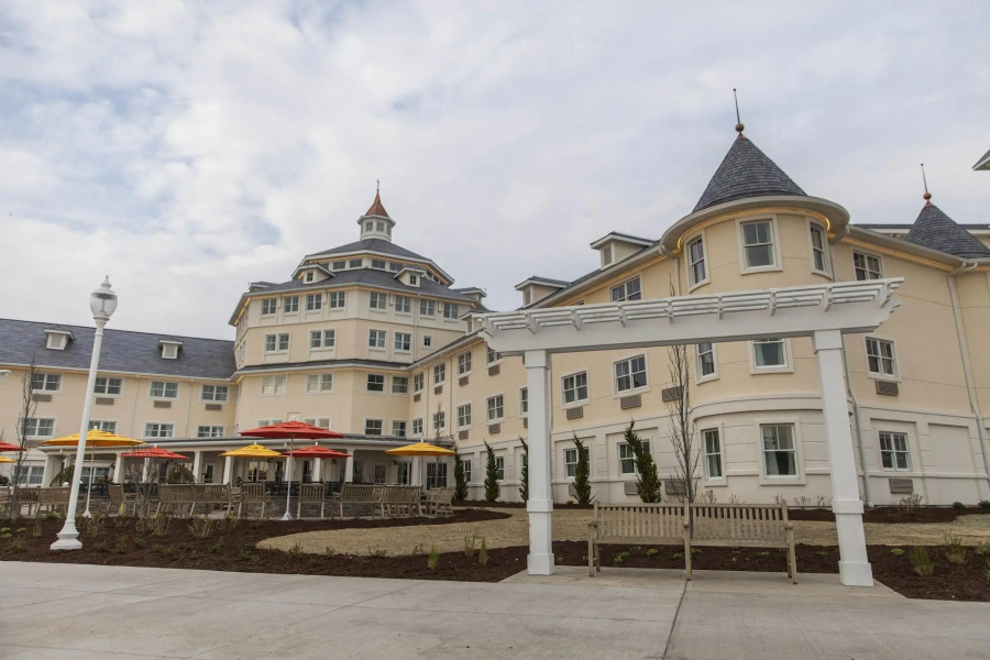 Cedar Point's Hotel Breakers