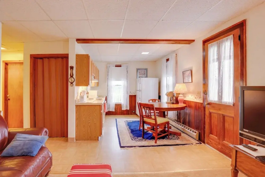 Lawrenceville Apartment w/ Deck Near Gaming Lands!