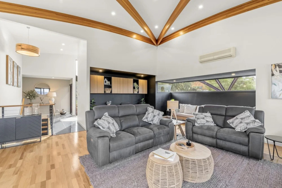 Tree Top Views - 4 Bedroom House