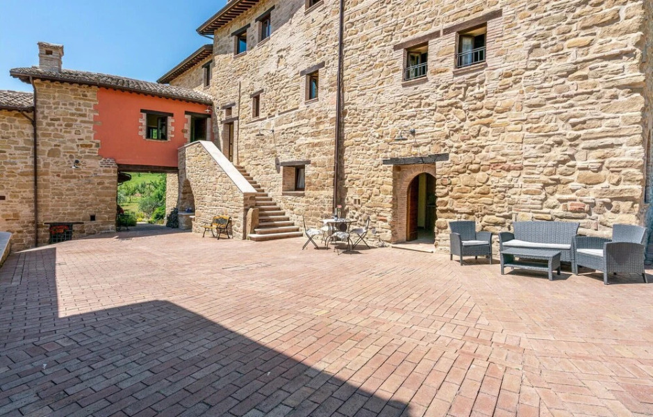 Awesome Home in Camerino With Outdoor Swimming Pool, Wifi and 2 Bedrooms