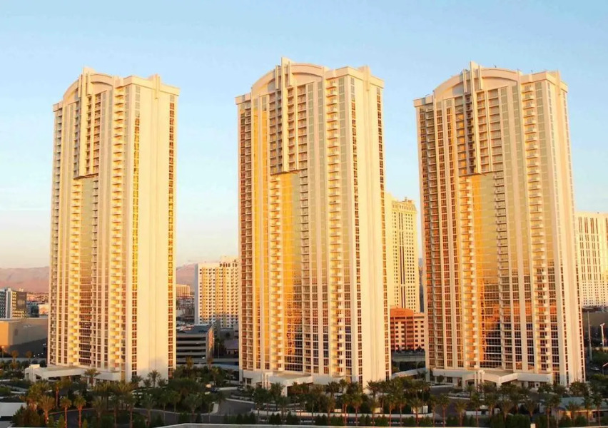 Jet Luxury at The Signature Condo Hotel