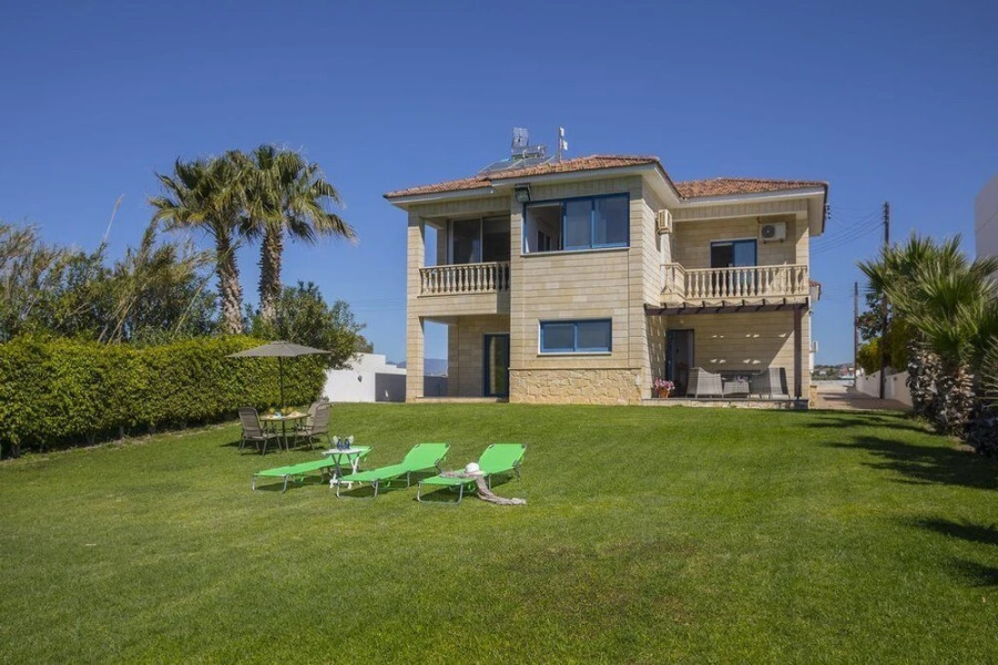 Lamaz Maroni Beachfront Villa