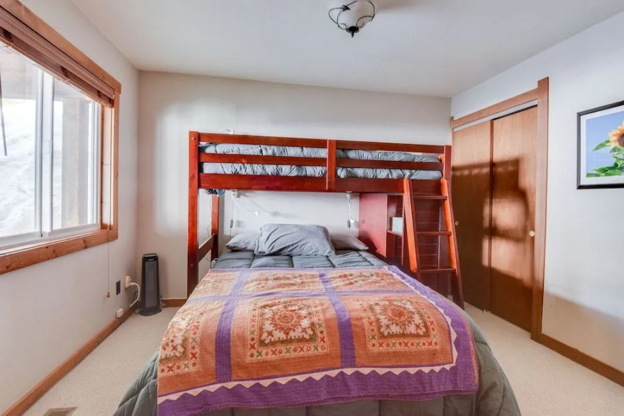 Contemporary Snow Crest