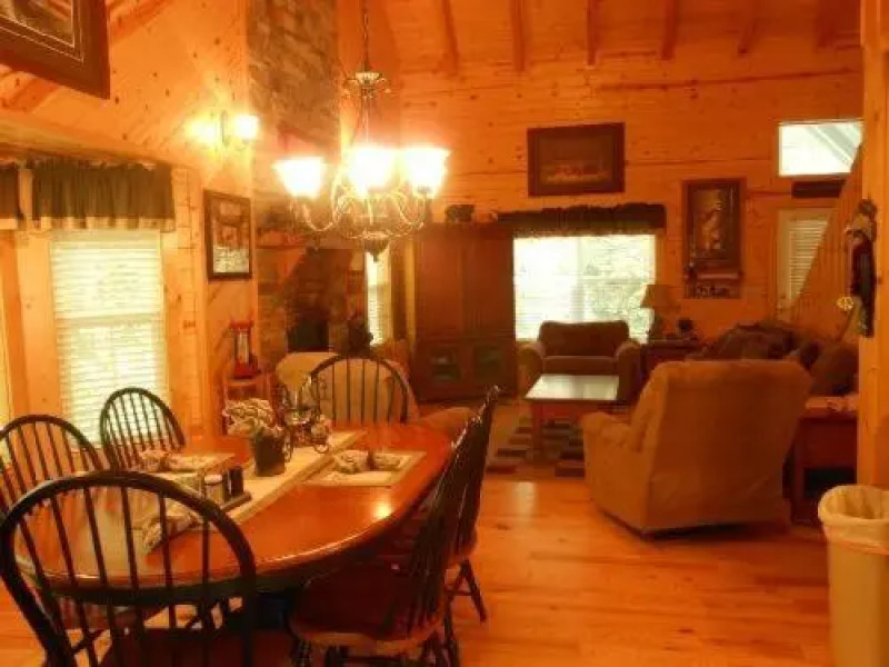 Pine Cabin at Blairsville