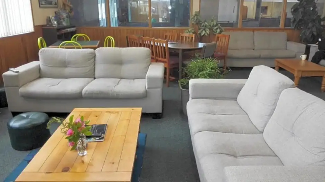 Mountain Jade Backpackers