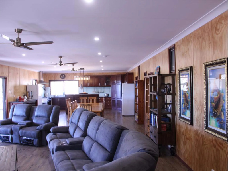 Tweeters Country Getaway