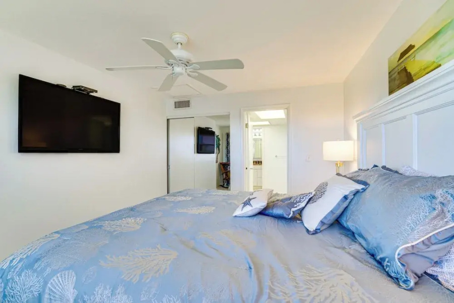 2 Mi to Fort Pierce Jetty: Coastal Florida Condo