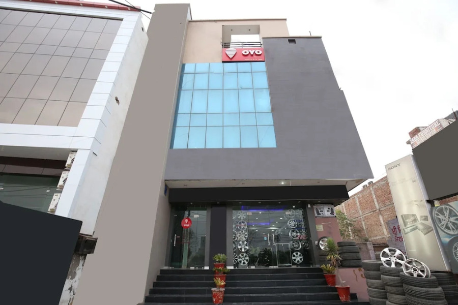 OYO 3131 Hotel BR Inn
