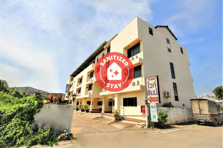 OYO 383 White inn hotel