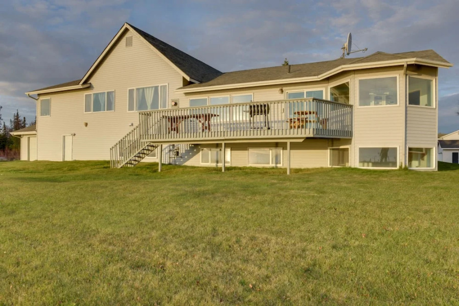 Oceanfront Kenai Villa w/ Fireplace & Deck