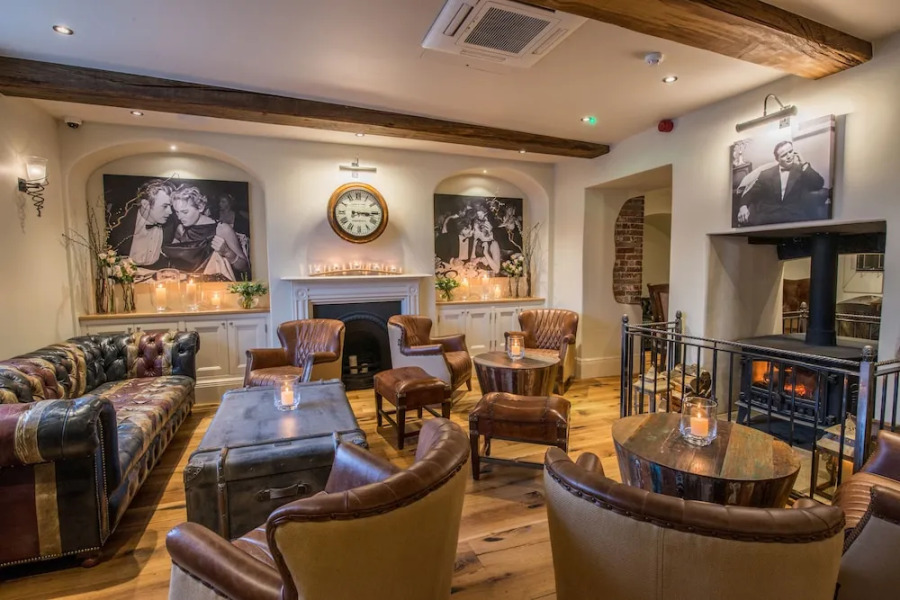 NoTwenty9 Bar and Restaurant