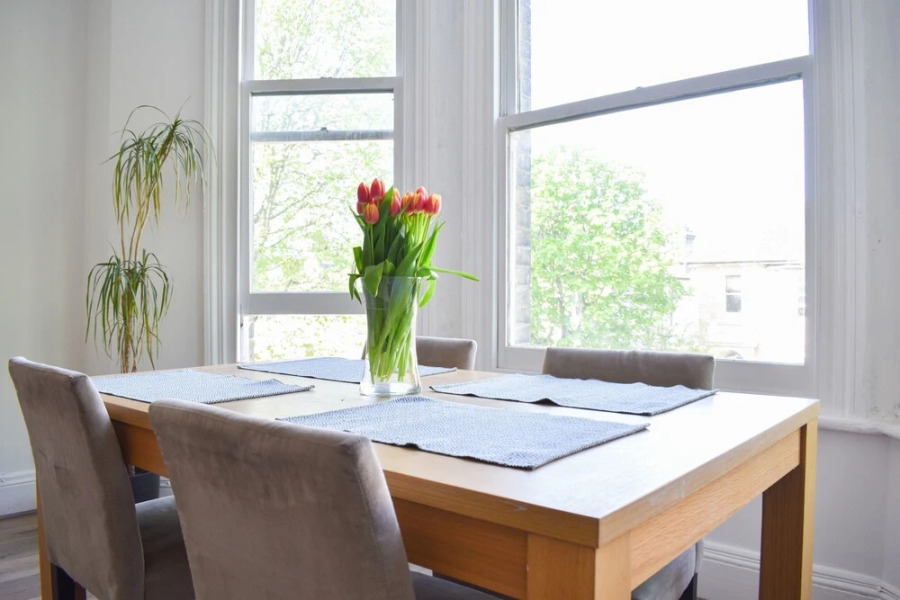 Spacious 3 Bedroom Hove Apartment